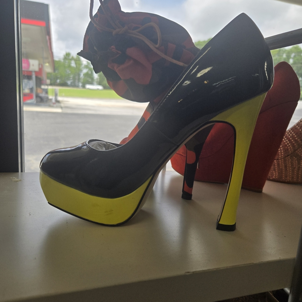 Mixx Shuz Black Patent Platform Pumps with Yellow Accents